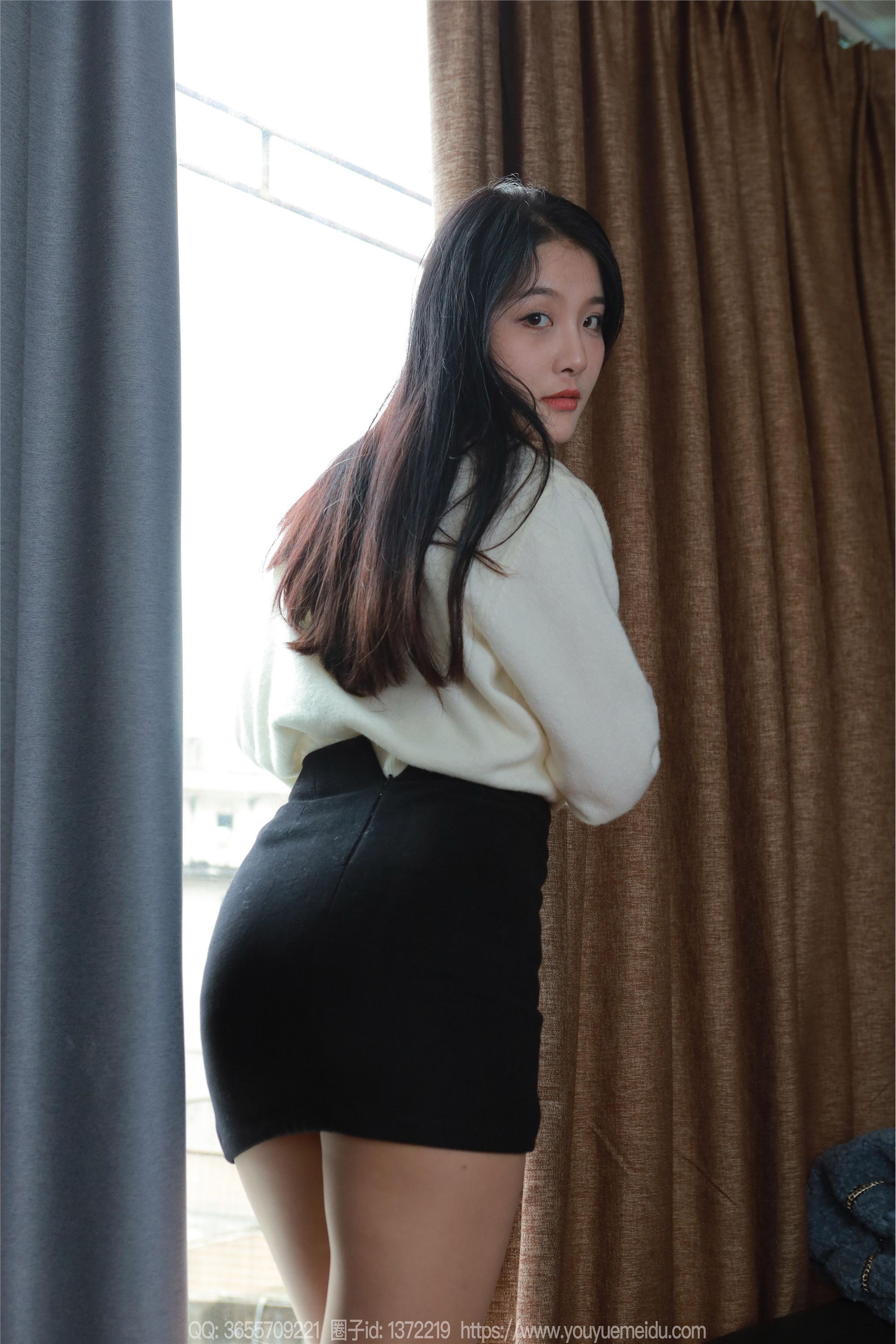 IESS异思趣向  2025.03.03 丝享家 1991 婉萍《酒杯美腿》